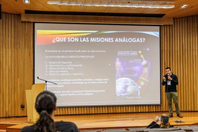 Panel de ciencia espacial